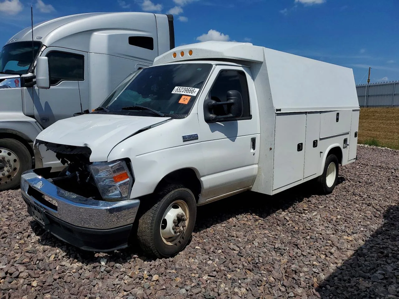 Foto de 2025 Ford Econoline