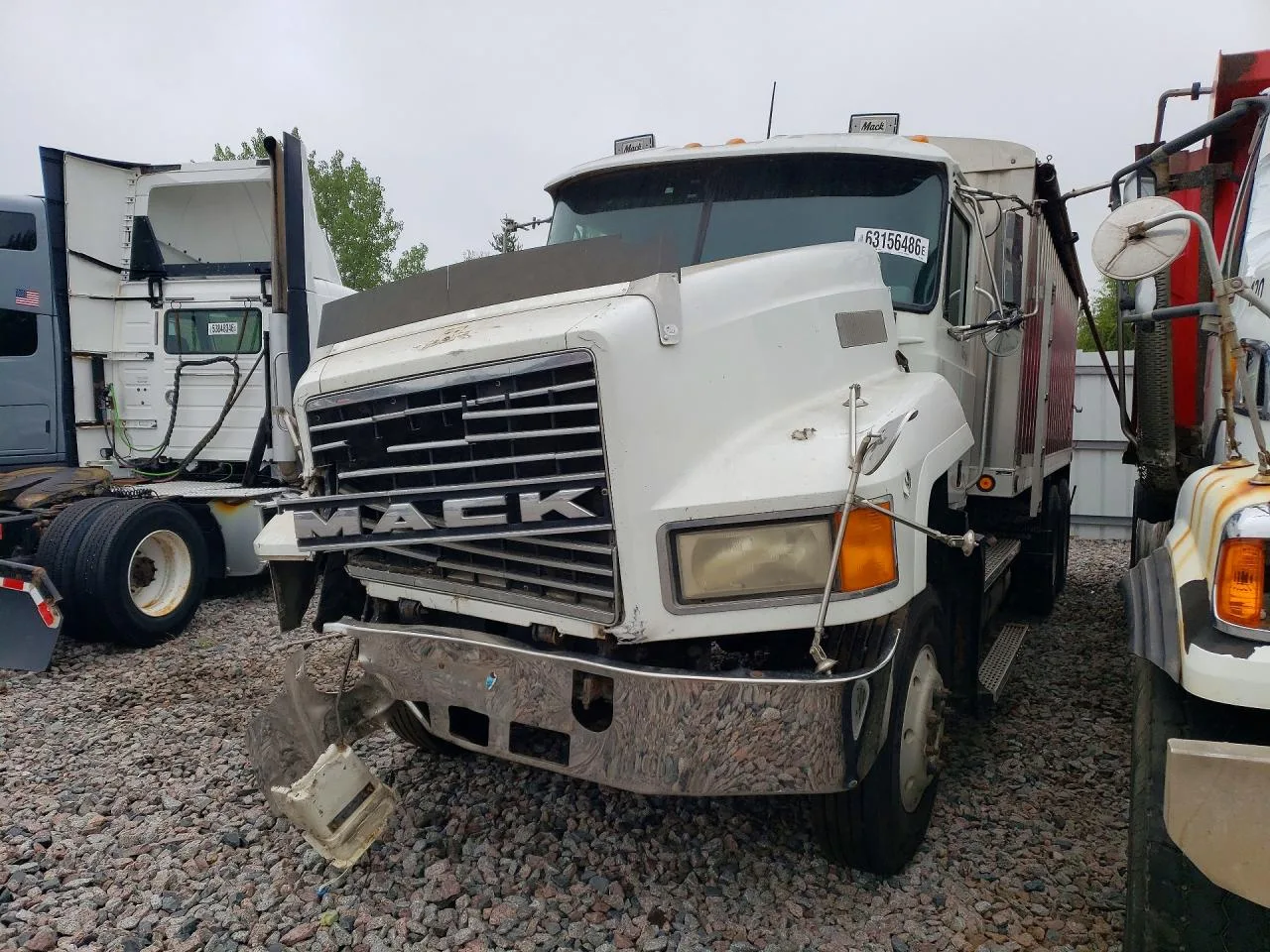 Foto de 1996 Mack CH613