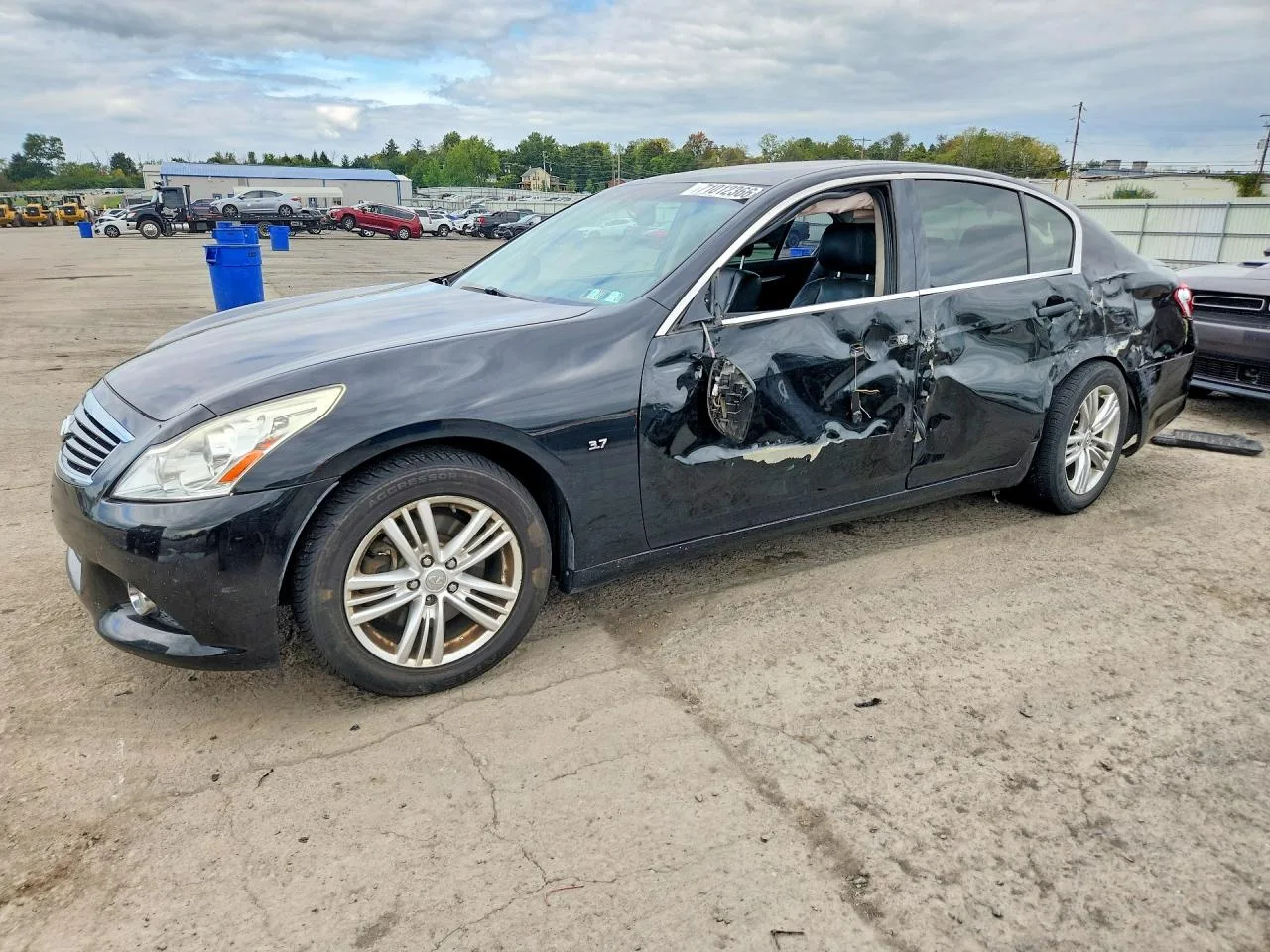 Foto de 2015 Infiniti Q40